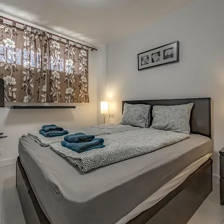 Апартаменти Rising Sun In Complex Terrazas